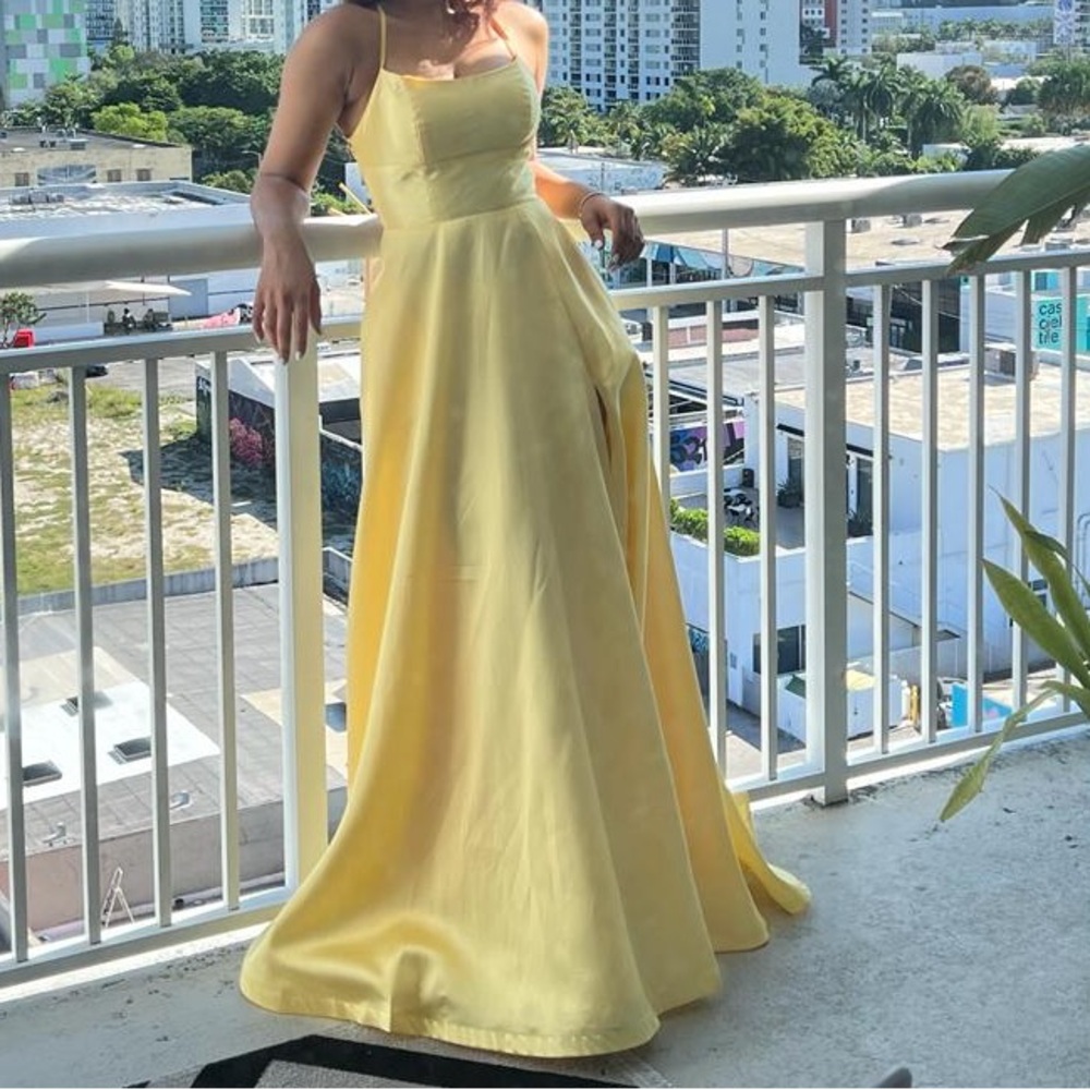 Elegant Yellow Evening Gown
